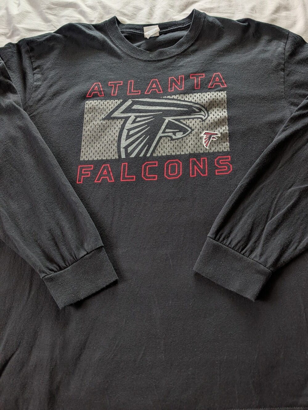 ATLANTA FALCONS Men's TShirt. Size XL. Long Sleeves..